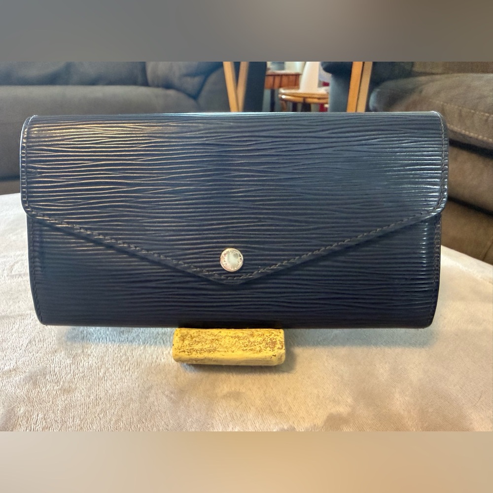 Louis Vuitton Sarah Wallet in Navy Blue Epi Leather